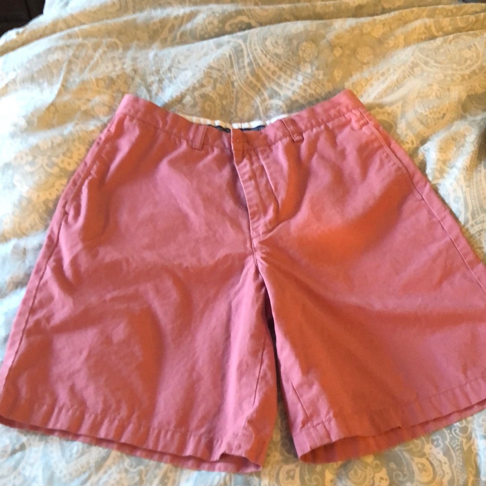 Vineyard Vines Men’s size 32 flat front shorts